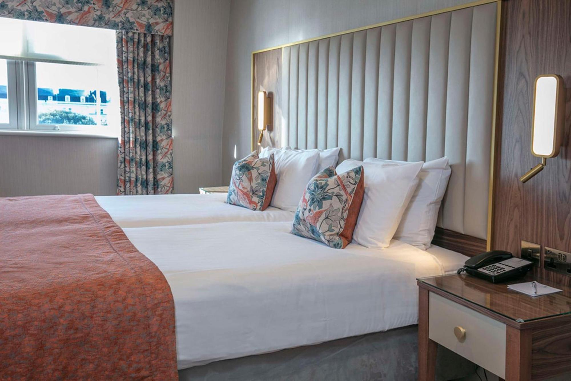 Voco The Clifton Folkestone By Ihg Hotel Bagian luar foto
