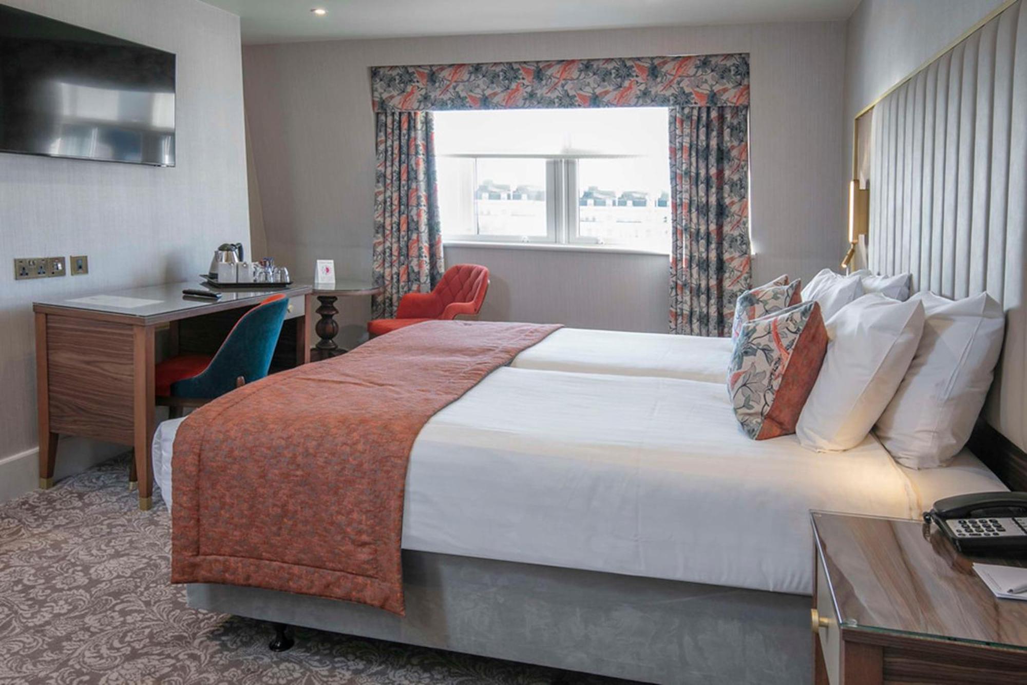 Voco The Clifton Folkestone By Ihg Hotel Bagian luar foto