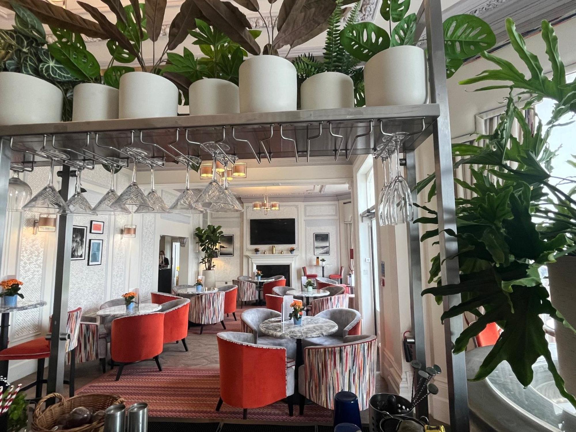 Voco The Clifton Folkestone By Ihg Hotel Bagian luar foto